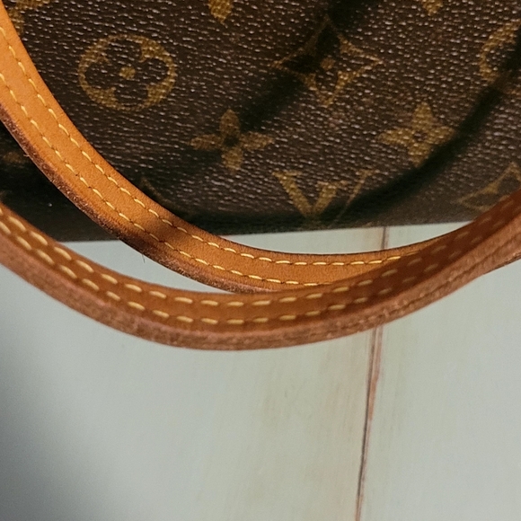 SOLD Authentic Louis Vuitton Neverfull PM - Picture 6 of 16